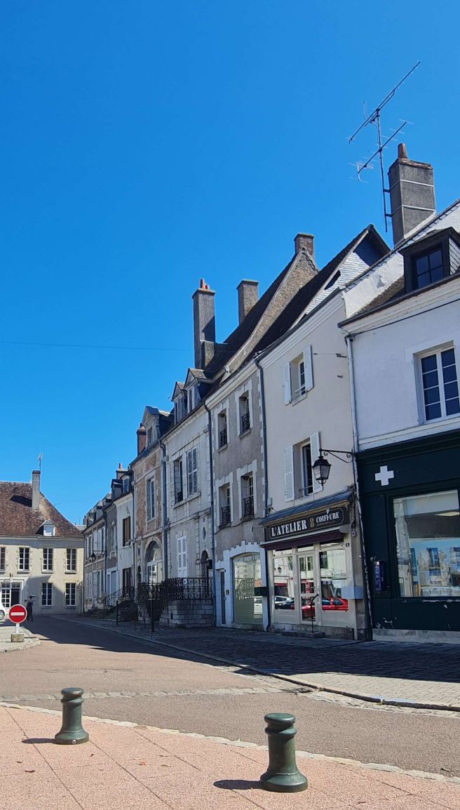 L'histoire de PRÈS DE CHEZ VOUS